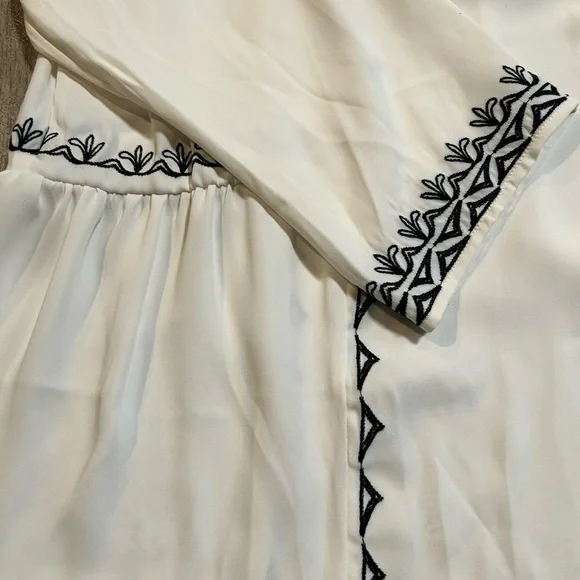 Chico's Ivory Blouse with Black Embroidery - Picture 4 of 14